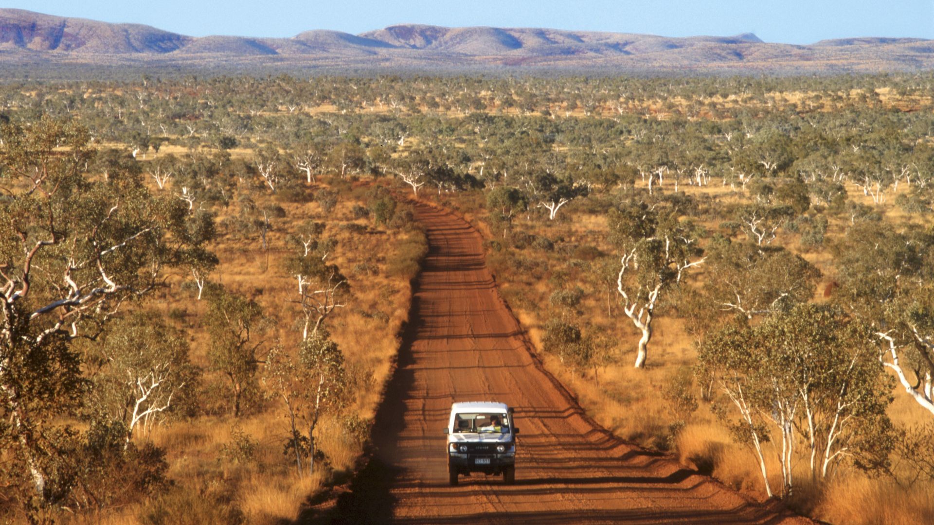 driving through the desert in australia